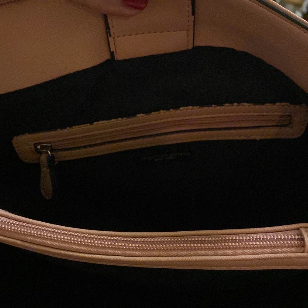 EUC Christina Siriano Satchel Handbag With Crossbody strap, very clean all over - Picture 7 of 8